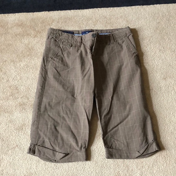 Juniors size 10 American Eagle walking shorts!  Fits below knee! - Picture 1 of 5